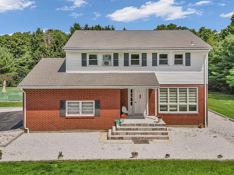 6 Kuchler Dr — Photo 1