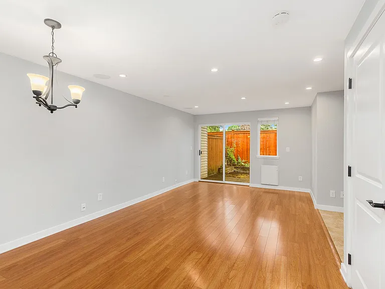 10152 NE 137th Pl — Photo 4