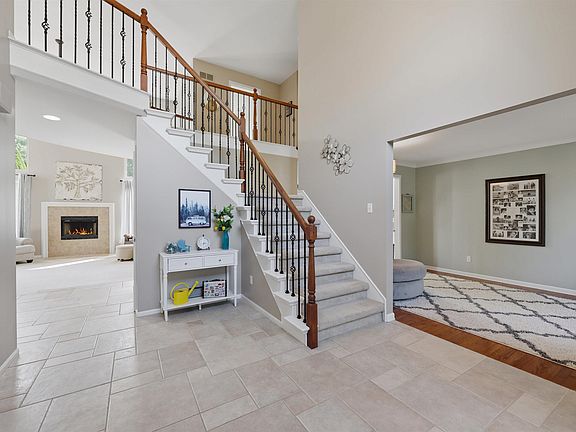4th image of 57762 Hawthorn Dr