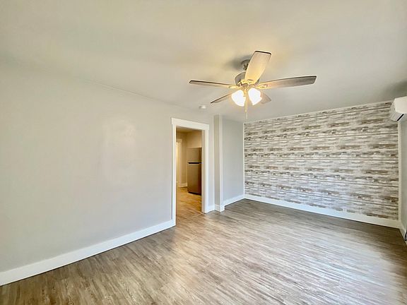 4th image of 1520 D St #4