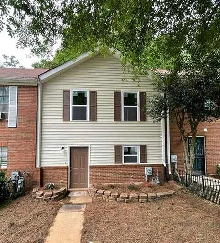 5004 Pat Mell Pl SE Photo 1