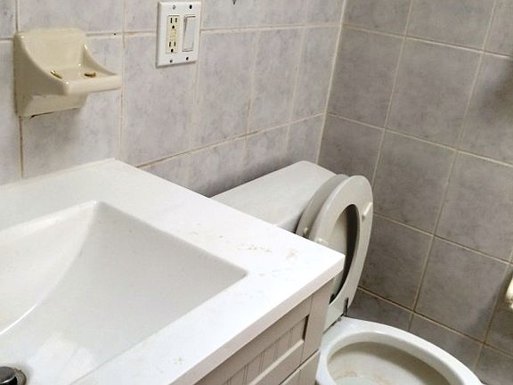 Ceramic Tile Bathroom