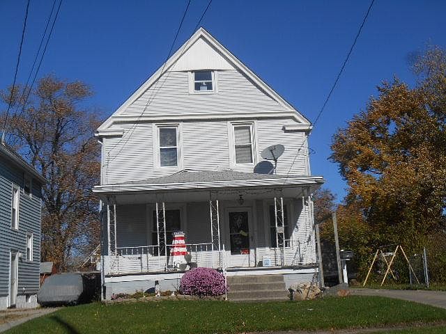 1st image of 912 W 11th St