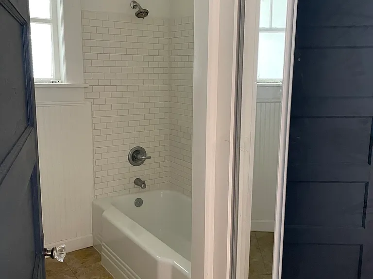 245 Reynoir St — Photo 5