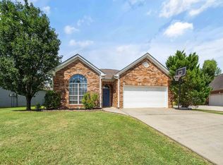 809 Waterford Cir, Calera, AL 35040