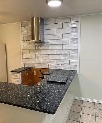 4th image of 1912 Fairfax Dr