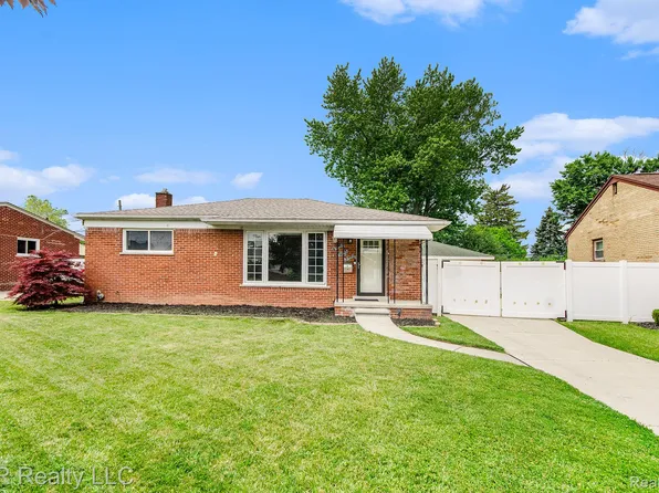 2890 Maxwell St, Trenton, MI 48183