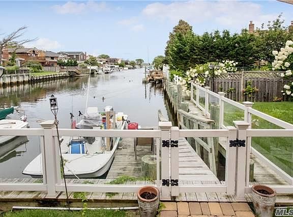 3rd image of 147 Lagoon Dr E