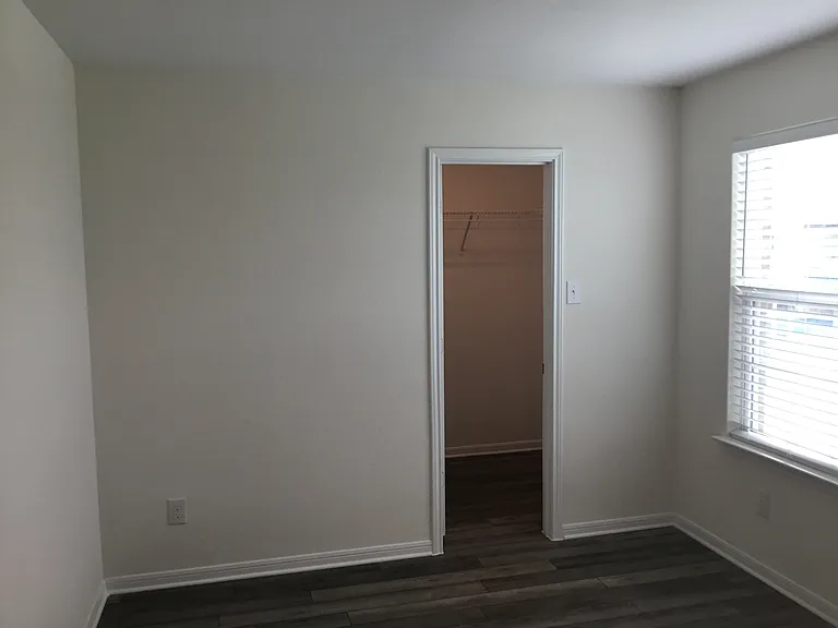 1330 Treeta Trl — Photo 17