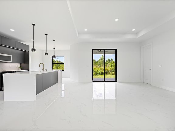 5th image of 1705 W 11th Street