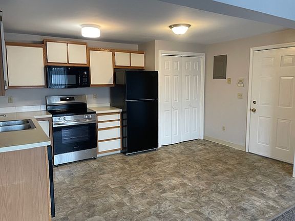 2nd image of 6822 Plaza Dr APT 12