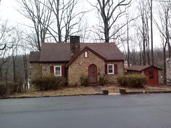 3rd image of 2619 Jefferson Park Cir