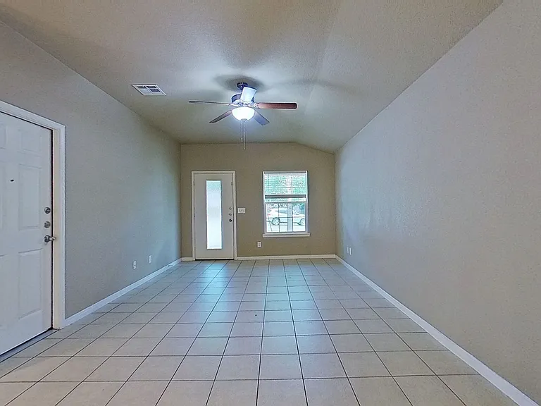 1707 Aztec Trce #A — Photo 5