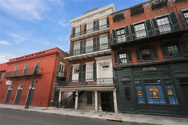 1 bed, 1.0 bath, 1067 sqft, $1,995 — Photo 1