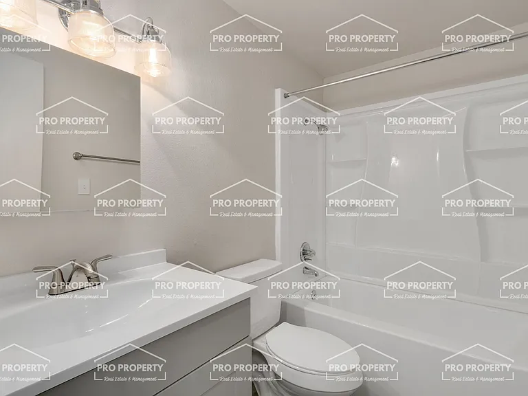 424 W 43rd St — Photo 18