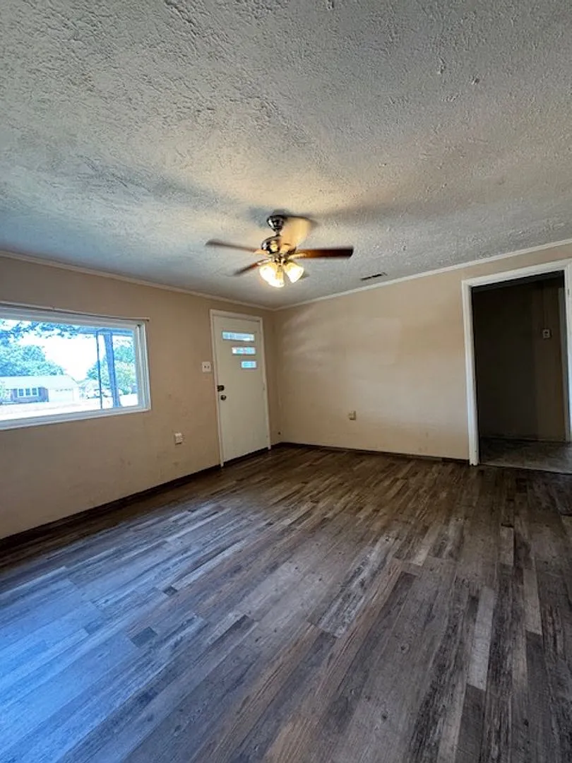 115 Nancy Drive — Photo 3
