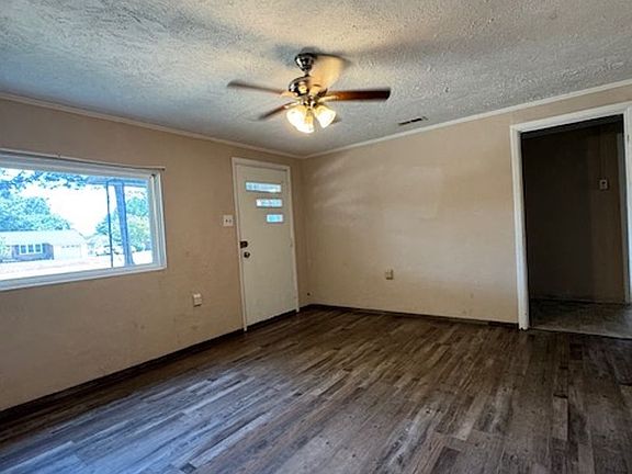 3rd image of 115 Nancy Dr