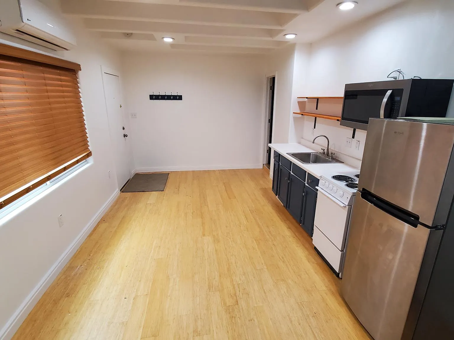 102 Adelaide Oaks — Photo 3
