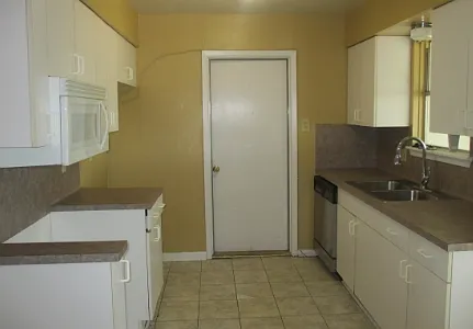 322 Briarwood Dr — Photo 6