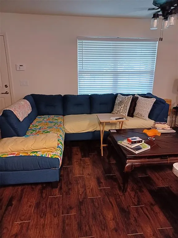 3 bed, 1.0 bath, 1086 sqft, $2,200 — Photo 4