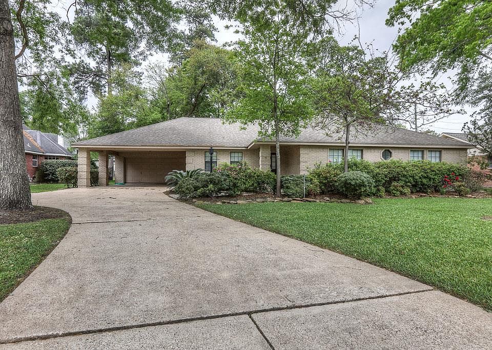 1st image of 8011 17th Green Dr