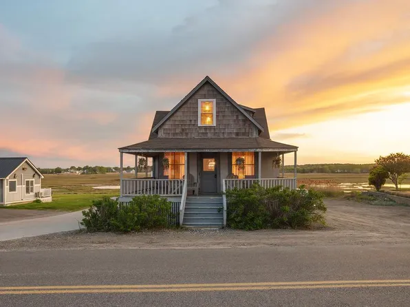 233 Webhannet Drive, Wells, ME 04090
