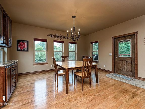 5th image of 15 Neffwood Ln