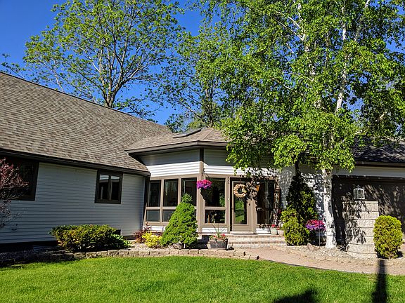 2nd image of 52 Brookview Dr
