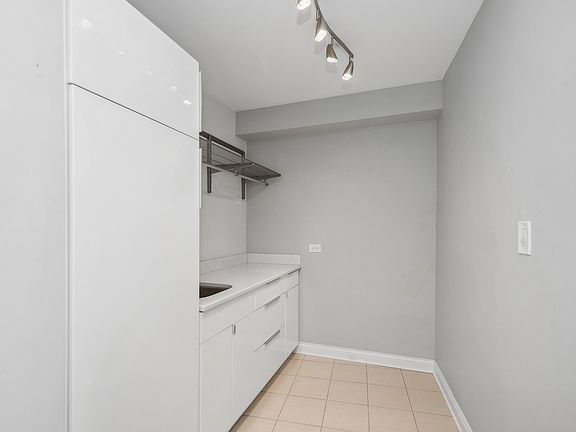 4th image of 1150 N Lake Shore Dr #21KL
