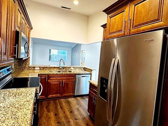 5th image of 904 NW 50TH Court