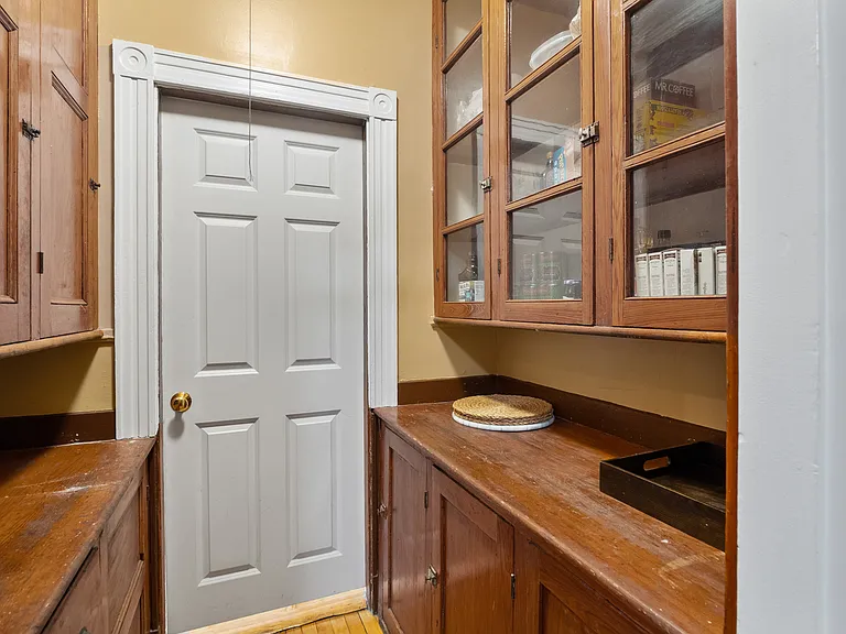 54 Chester Ave #2 — Photo 11