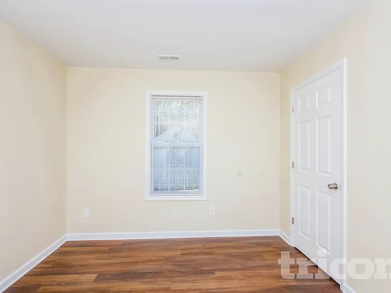 10437 Hugue Way — Photo 12