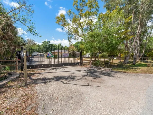 15710 Shamrock Dr, Fort Myers, FL 33912