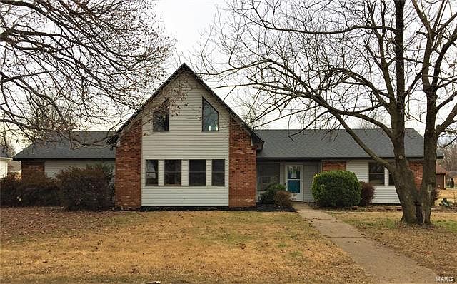 1st image of 26 Greenbriar Dr