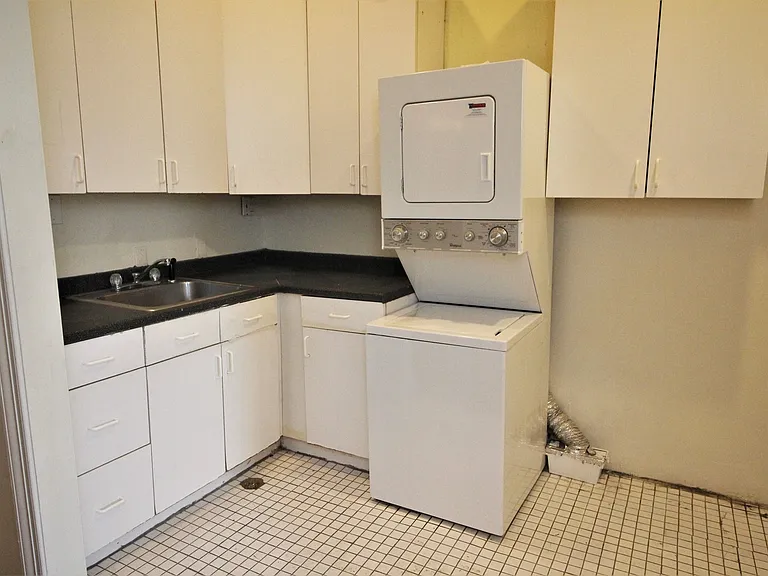 1513 Bolton St. — Photo 16