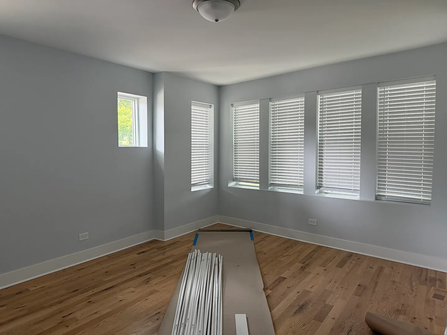 2 bed, 1050 sqft, $2,300 — Photo 2