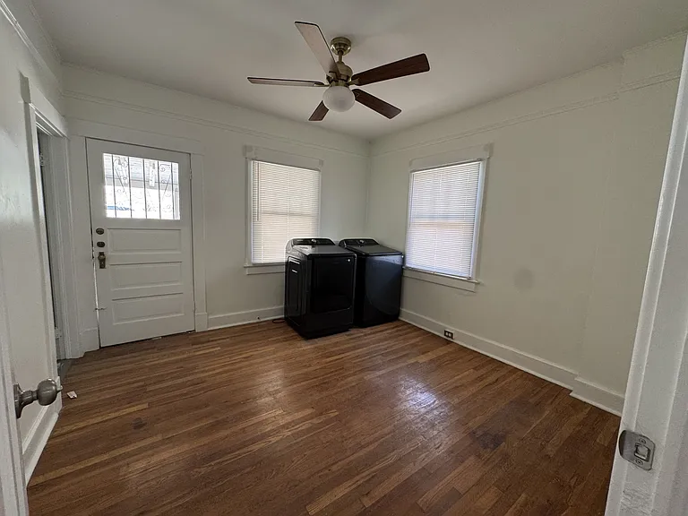 1606 Hawthorne St — Photo 16