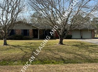 8213 Chaucer Dr, Orange, TX 77632