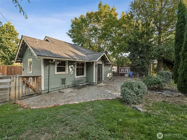 1921 Division Street, Enumclaw, WA 98022