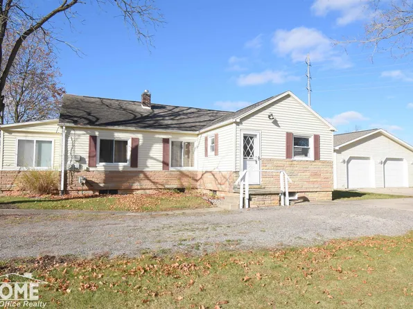 406 Ferry St, Corunna, MI 48817