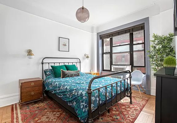 5th image of 255 W 108th St APT 4C1