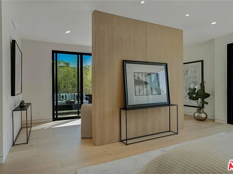 4939 Petit Ave — Photo 24