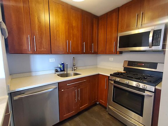 5th image of 301 Cathedral Pkwy #18G