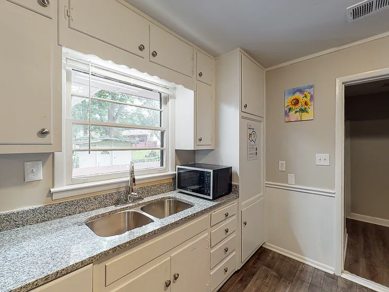 Stonehaven Dr — Photo 10