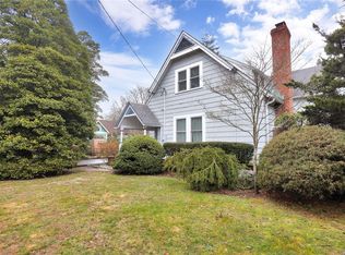65 Willow Ave, Islip, NY 11751