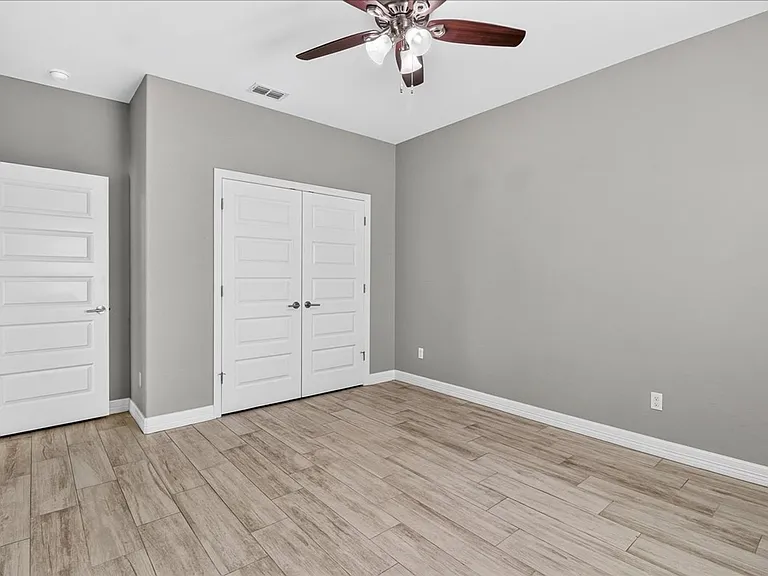 6718 Stuyvesant Ct — Photo 38