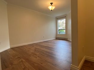 910 W 8th Ave, Vancouver, BC V5Z1E5