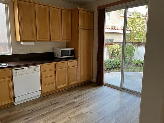 5th image of 24643 Montevista Cir