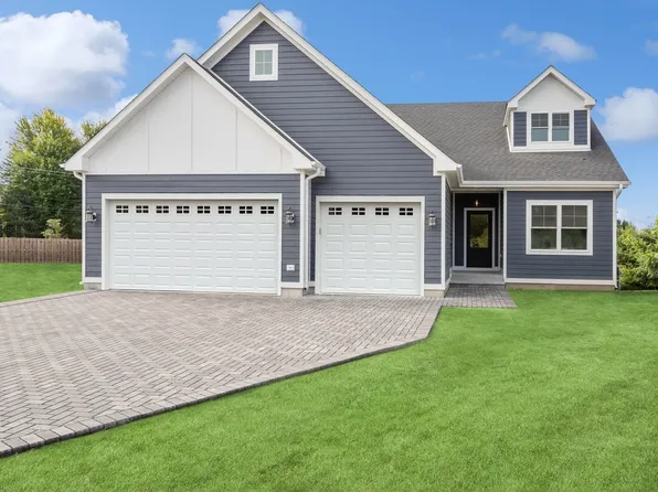 4005 Faith Ln, Saint Charles, IL 60174