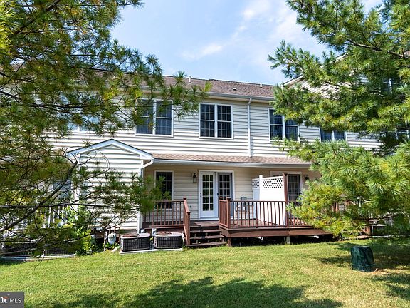 3rd image of 28484 Pinehurst Cir